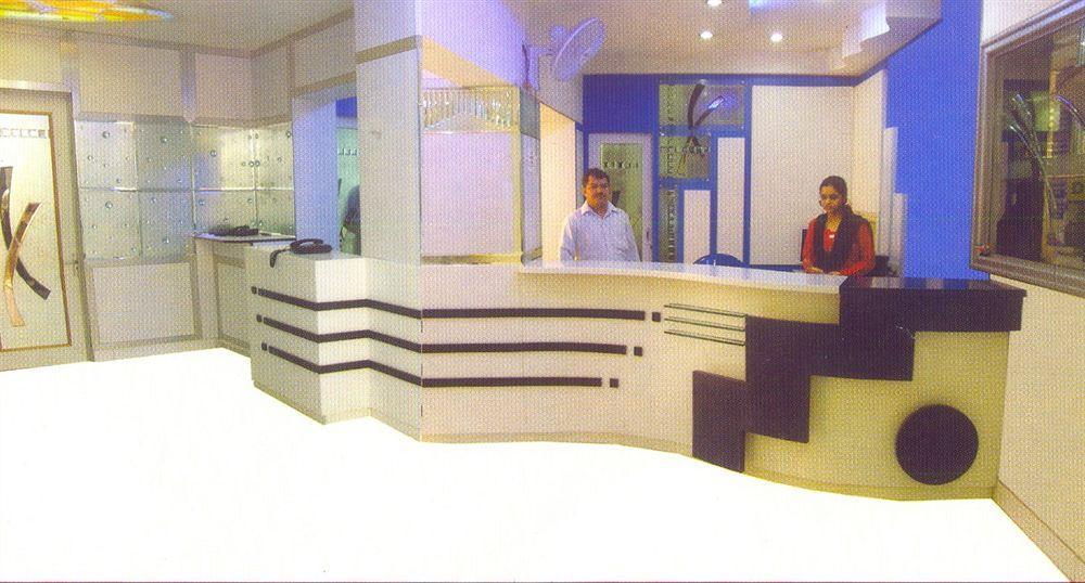 Hotel Kwality New Delhi Exterior photo