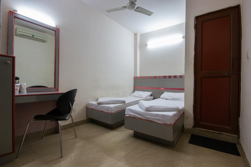 Hotel Kwality New Delhi Exterior photo