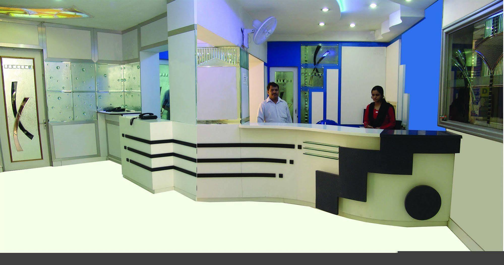 Hotel Kwality New Delhi Exterior photo