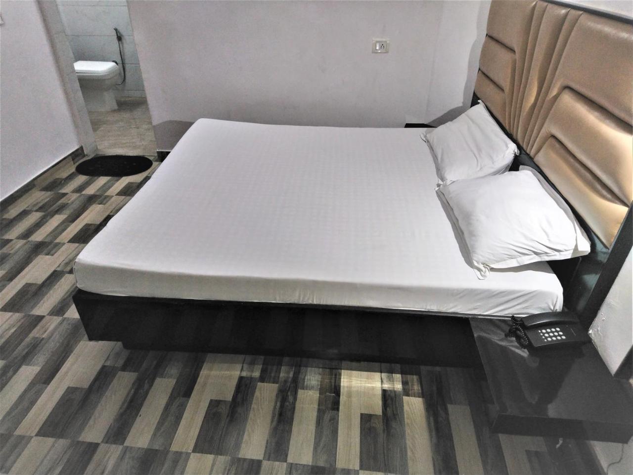 Hotel Kwality New Delhi Exterior photo